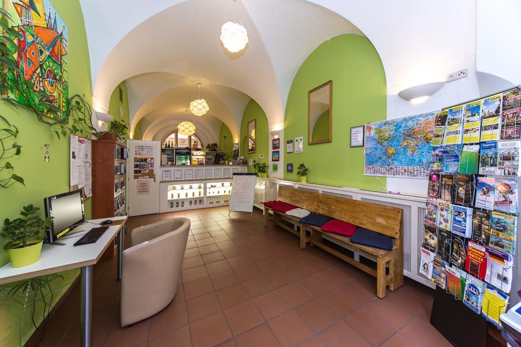 Hostel Mango Prague Exterior photo