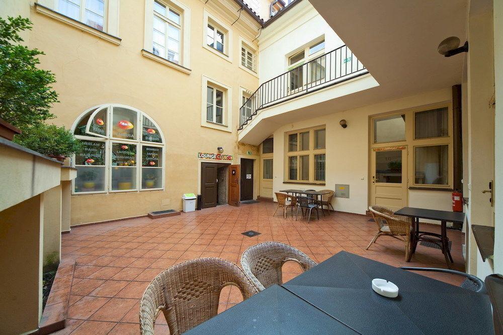 Hostel Mango Prague Exterior photo