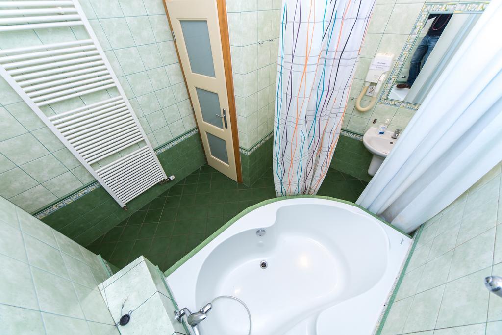 Hostel Mango Prague Exterior photo